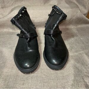 Stuart Weitzman “Go West” Studded Leather Ankle Boots Size 7